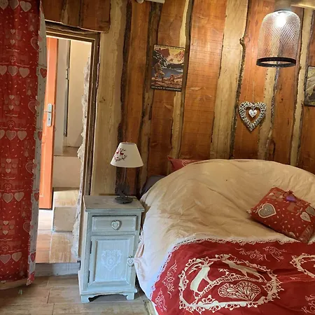 Les Ecrins De Bed & Breakfast